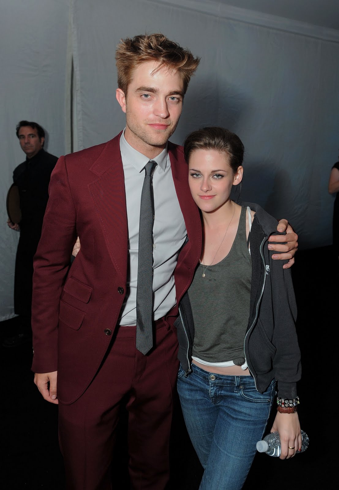 Высоким мужчинам нравятся. Pattinson Kristen. Паттинсон и Кристен Стюарт с родителями. Kristen Stewart and Robert Pattinson 2018.