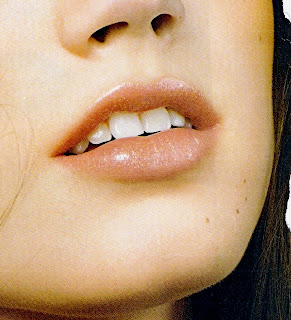 Fashion Bits: Lips This Spring: Everything Goes!