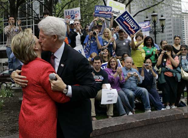 [El+matrimonio+Clinton+durante+el+mitin+celebrado+en+Pittsburgh+(Pensilvania)-+AP.jpg]