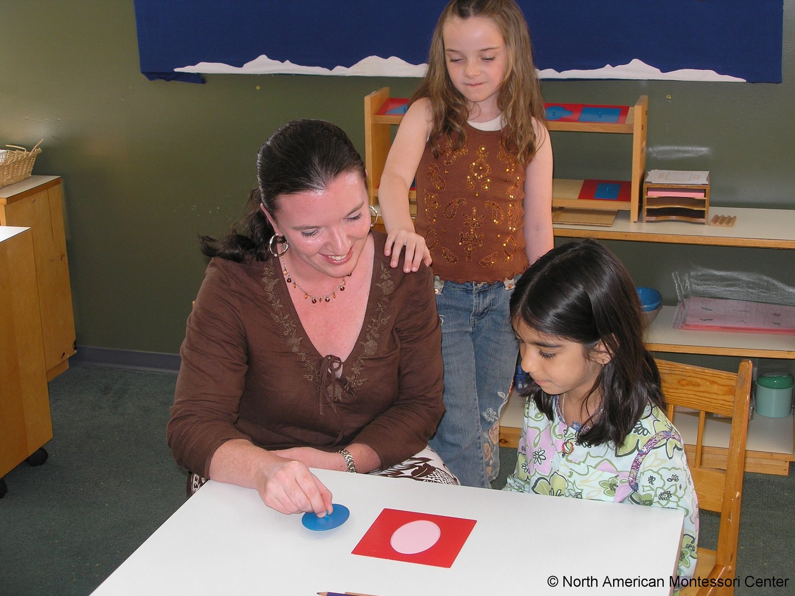 [bree+and+kids+in+classroom.jpg]