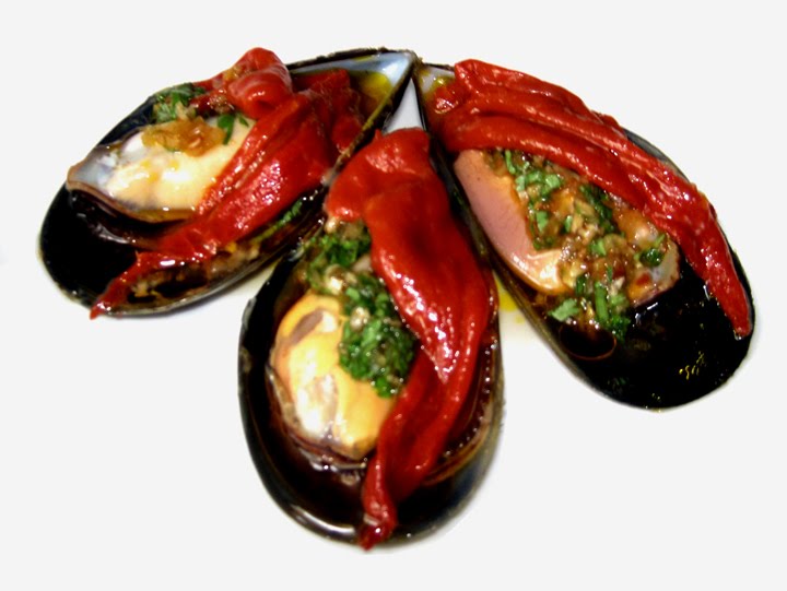 Jun Wang's Recipes Black Mussels with Salsa and Chilli