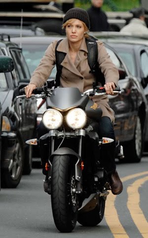 [angelina-jolie.jpg]