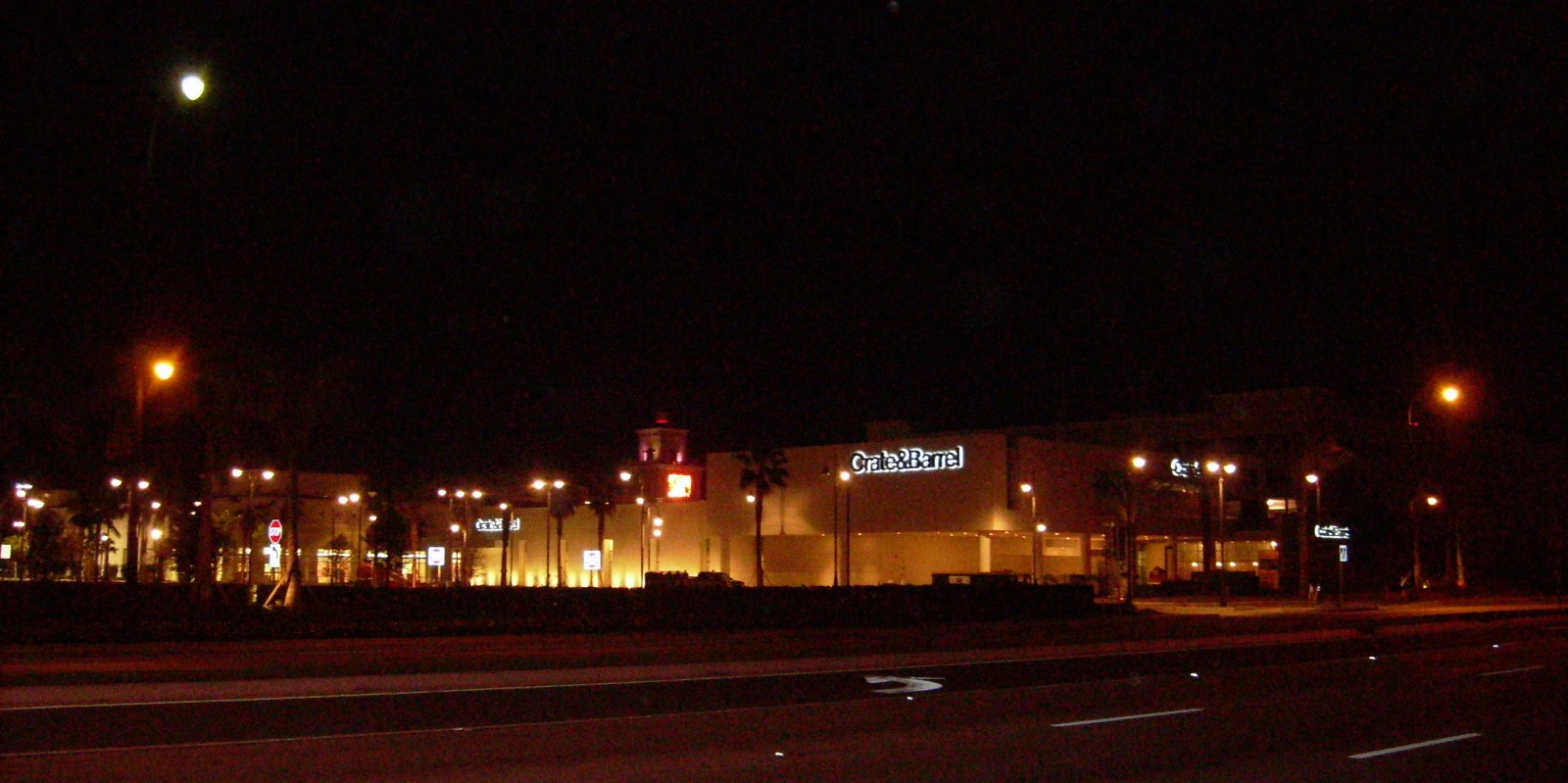 Hallandale Beach/Hollywood Blog Grand opening of Crate & Barrel at