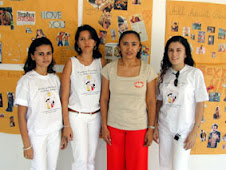 Acadêmicas Oranizando as Oficinas em Escolas de Sobral