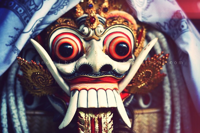 See Bali Through Photography: Orang Bali Menyembah Setan?