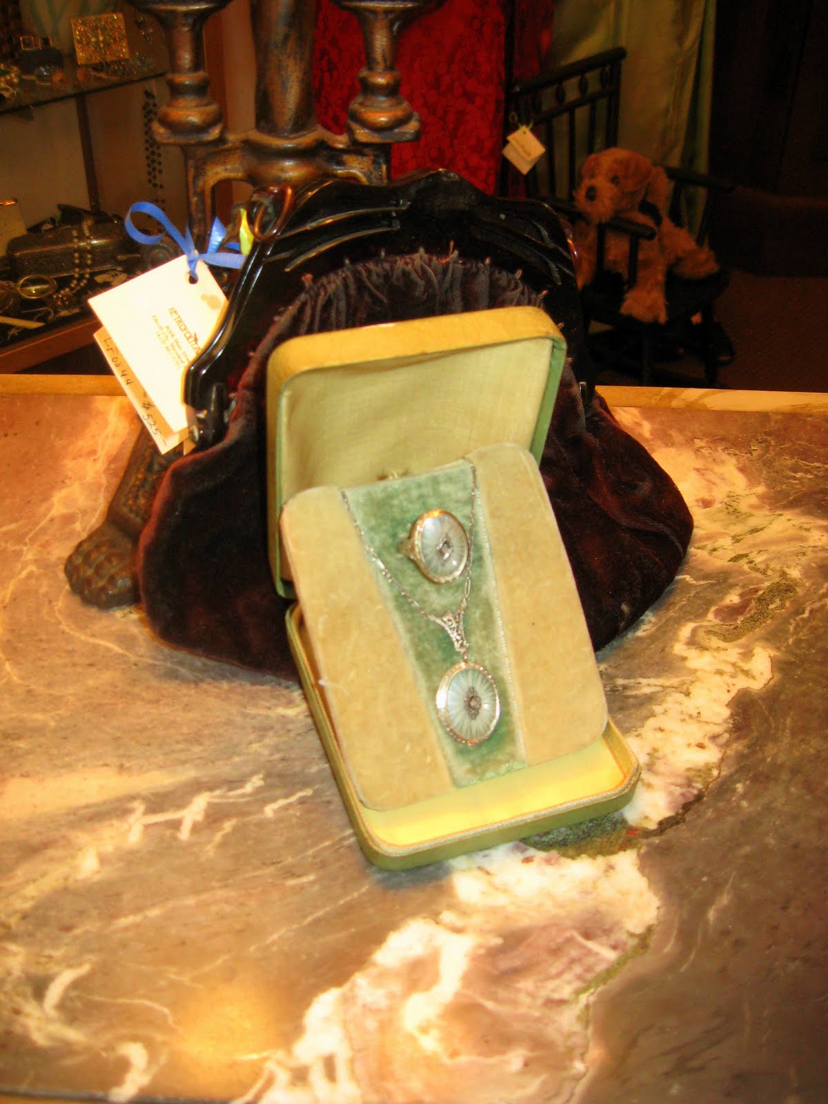 A Walk Into the Past RETROPOLITAN...Your Heart's Delight