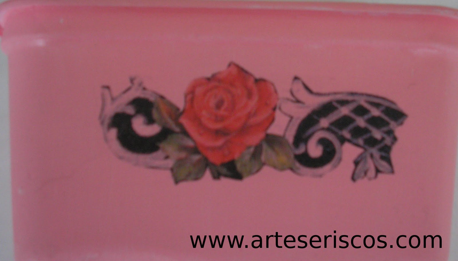 [DECOUPAGE EM PLÁSTICO 01 (FORA) .jpg]