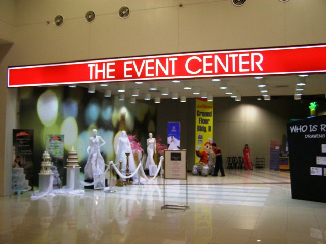 [sm+taytay+event+center.JPG]