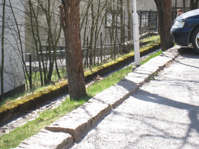 [IMG_2012-770417.JPG]