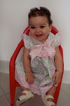 Amanda na cadeirinha