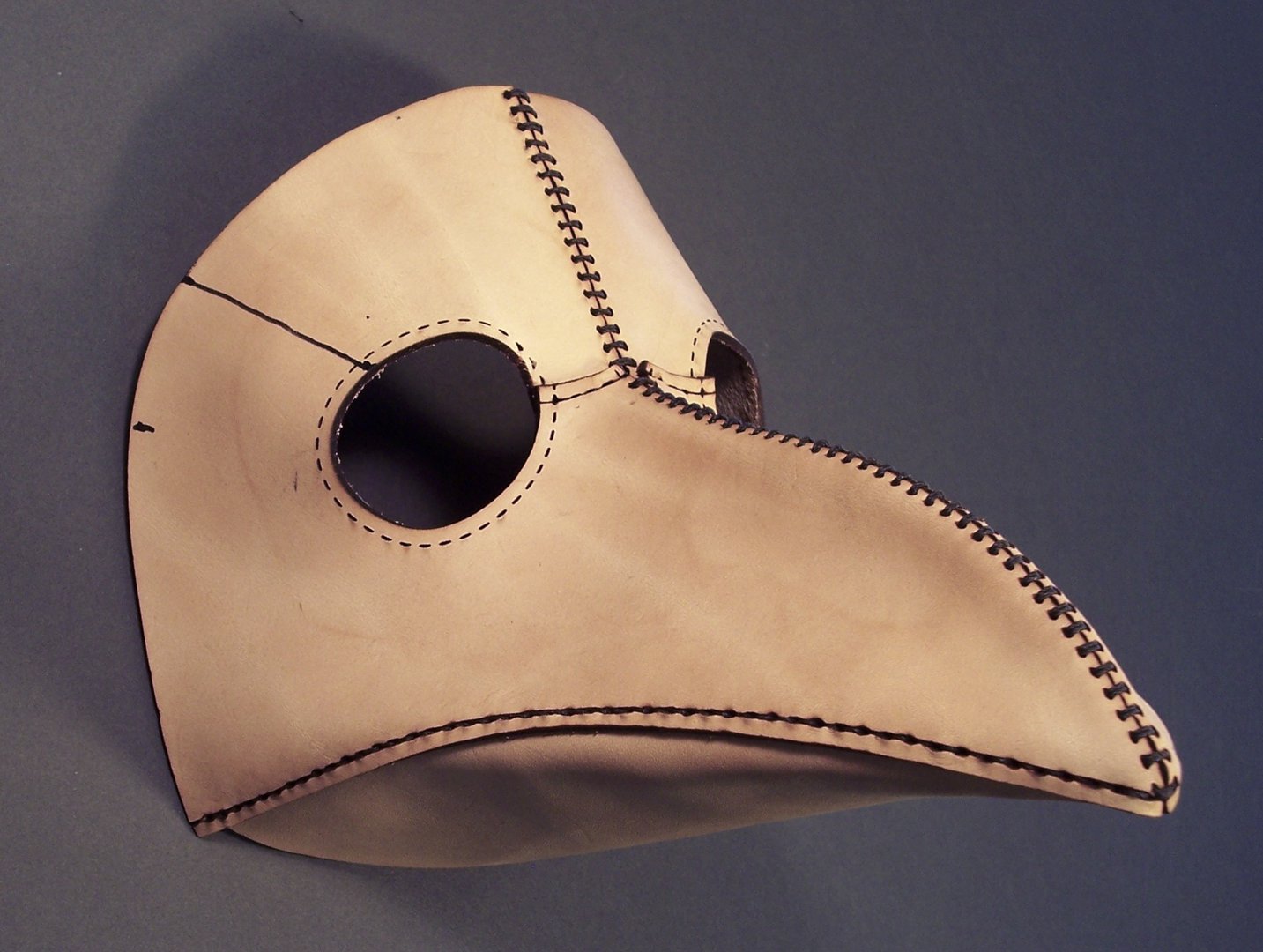 Tom Banwell—Leather and Resin Projects Plague Doctor Mask