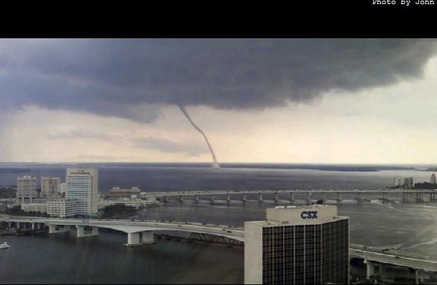 [Photo+From+Downtown.jpg]