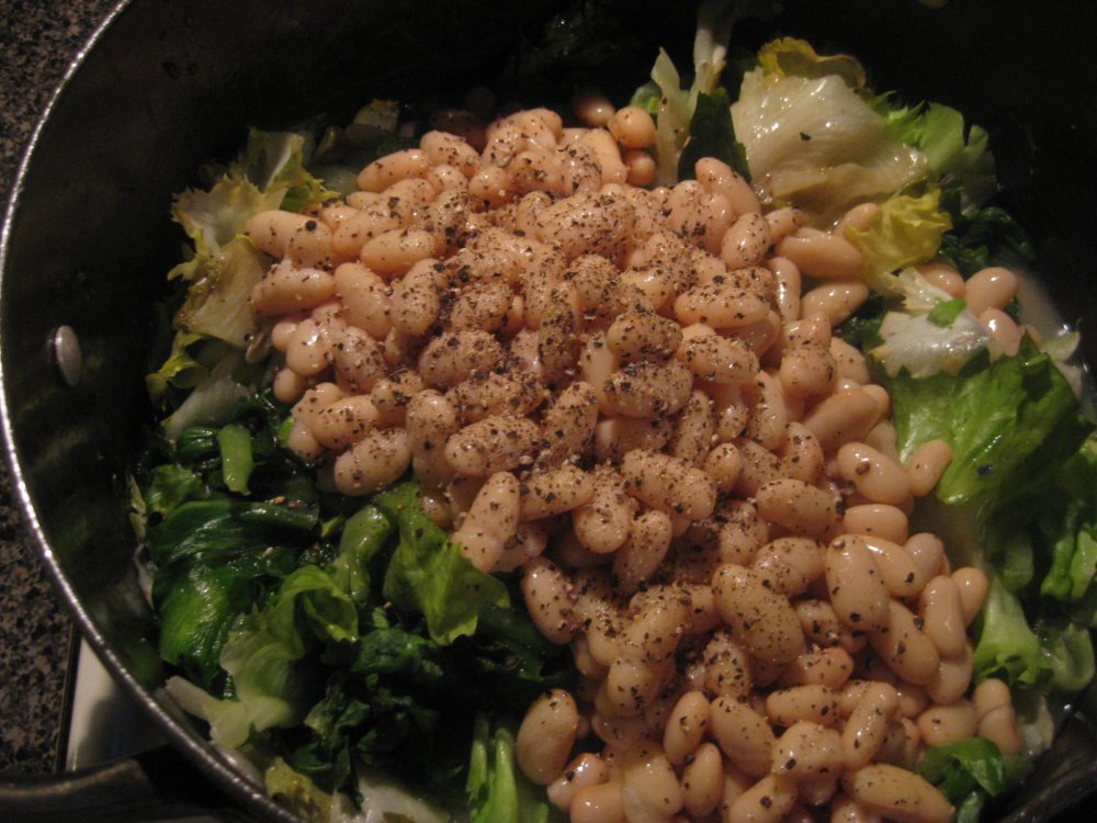 Dinner's Ready Escarole, Beans, Ham Hocks, Italian Sausage