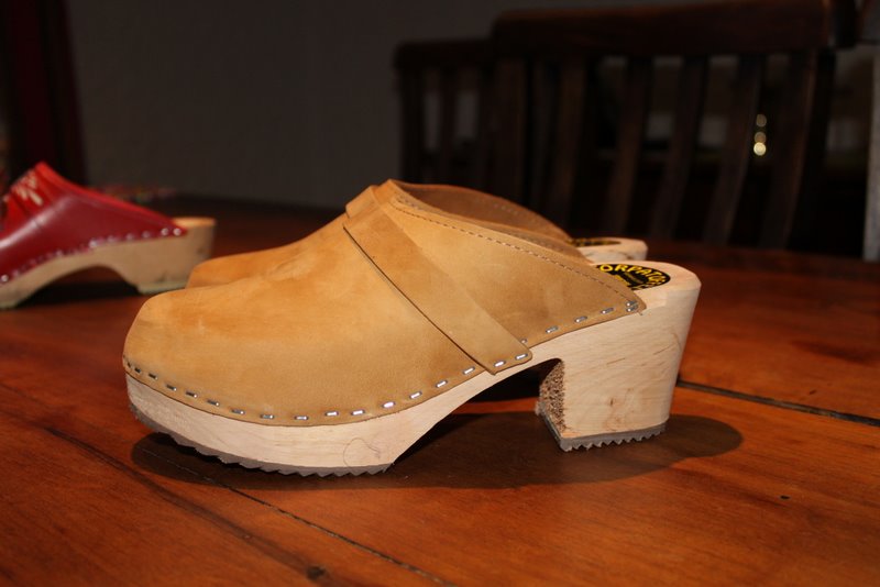 [sand+nubuck+clogs.JPG]