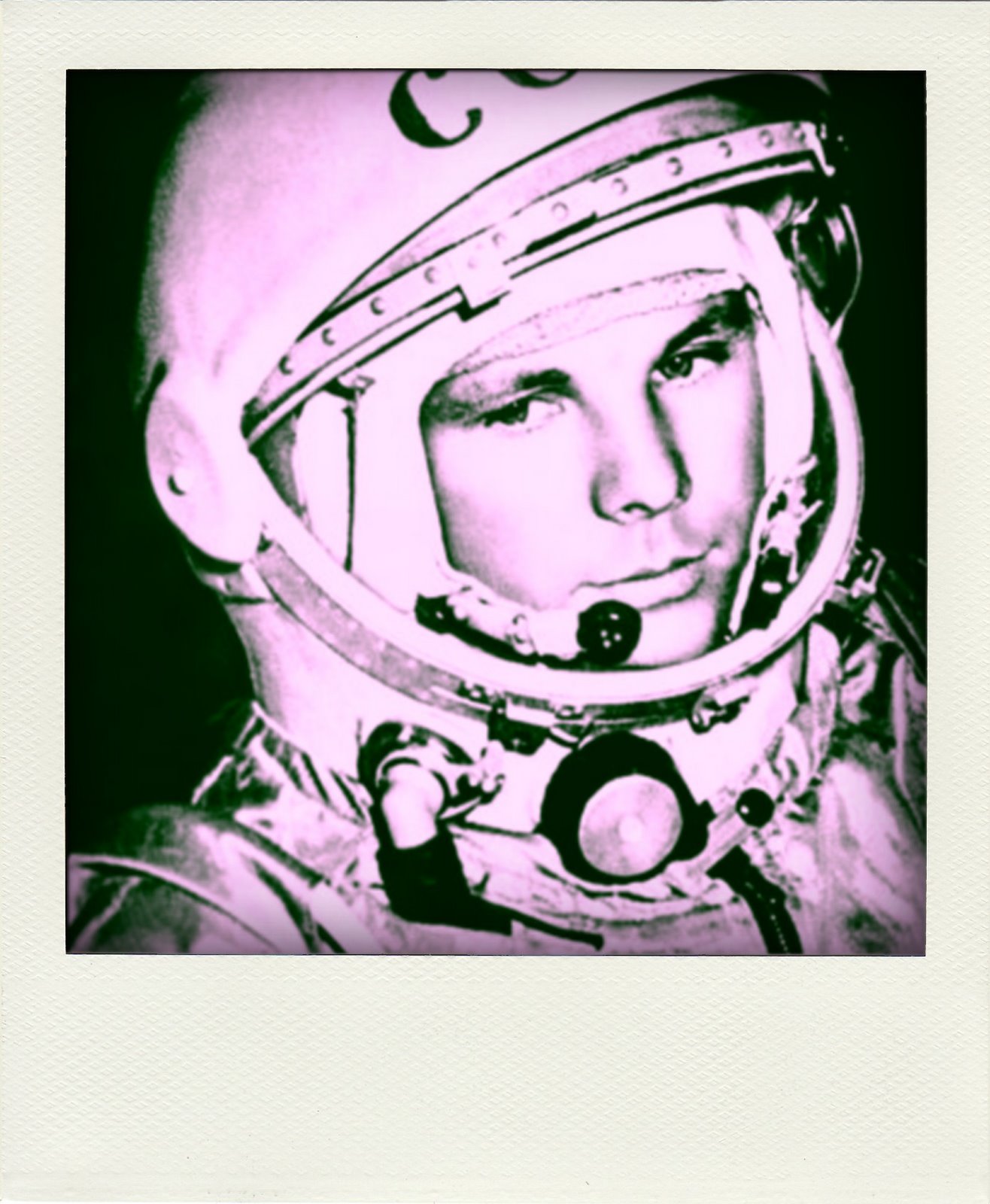 [Gagarin_space_suite-pola.jpg]
