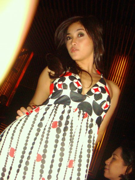 Indonesian Celebrities | Sexy Artist Picture and Gallery