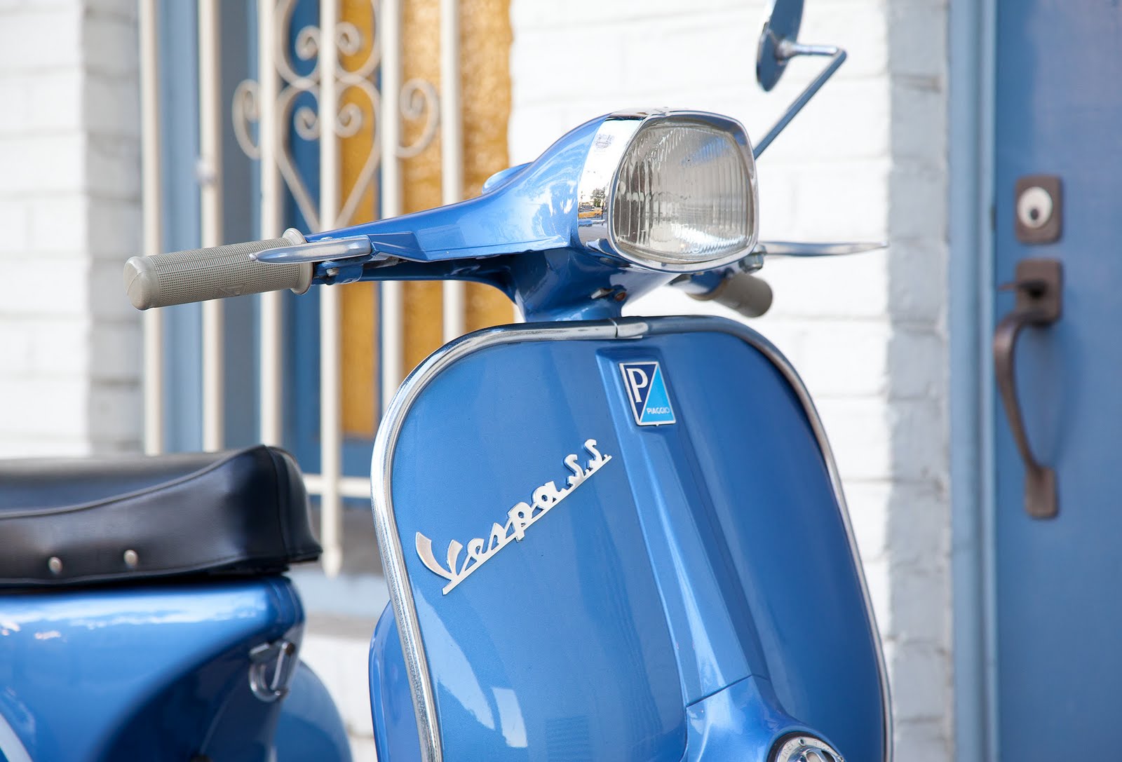KAILEY J FLYNN PHOTOGRAPHY Vespas Are Back kailey-j-flynn-photography-vespas-are-back