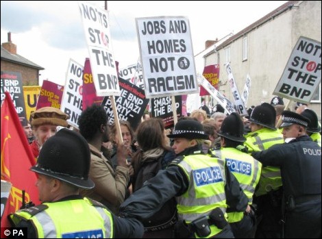 [article-0-024e190e00000578-109_468x347.jpg]