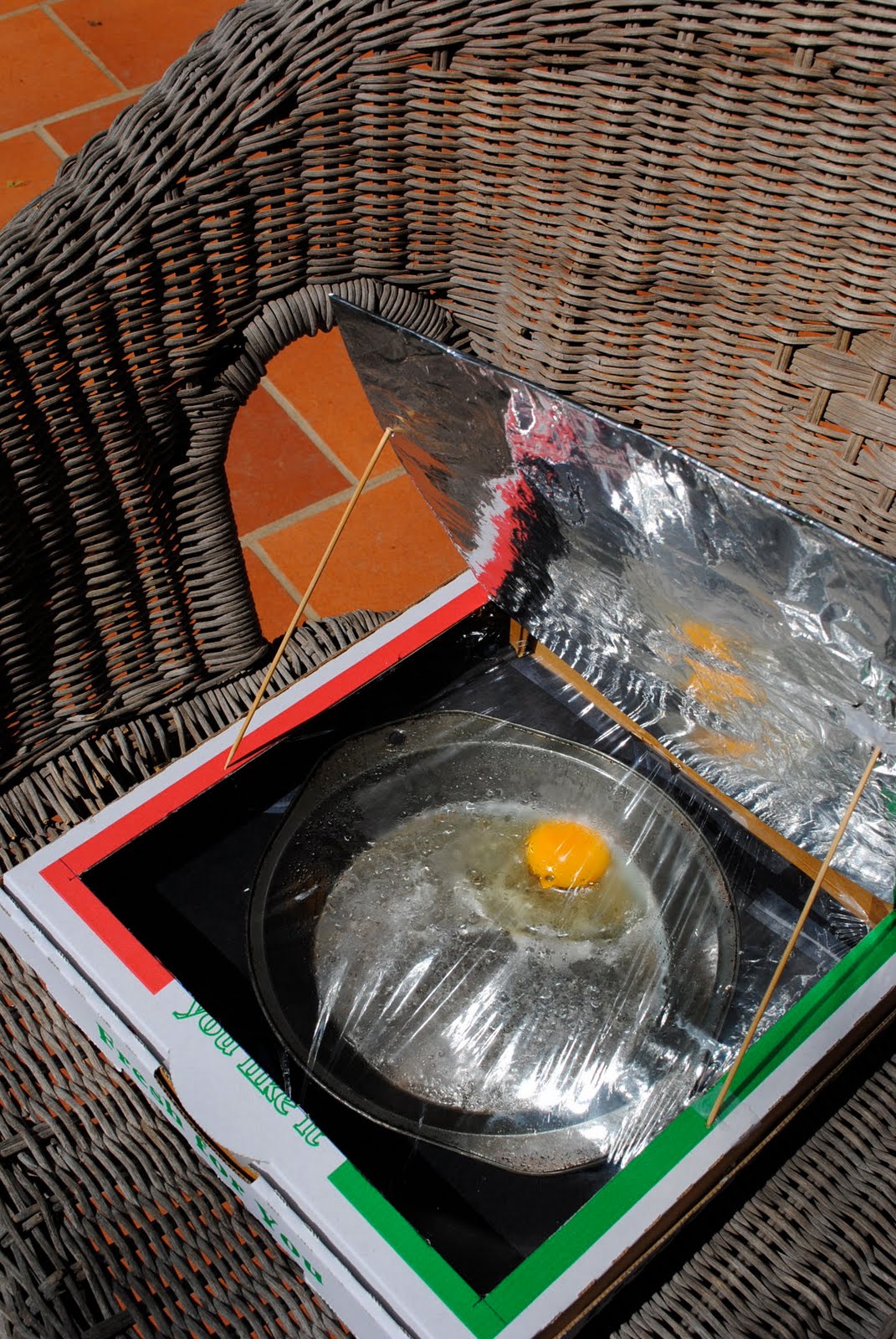 Adventures of a solar cooker the first test frying an egg