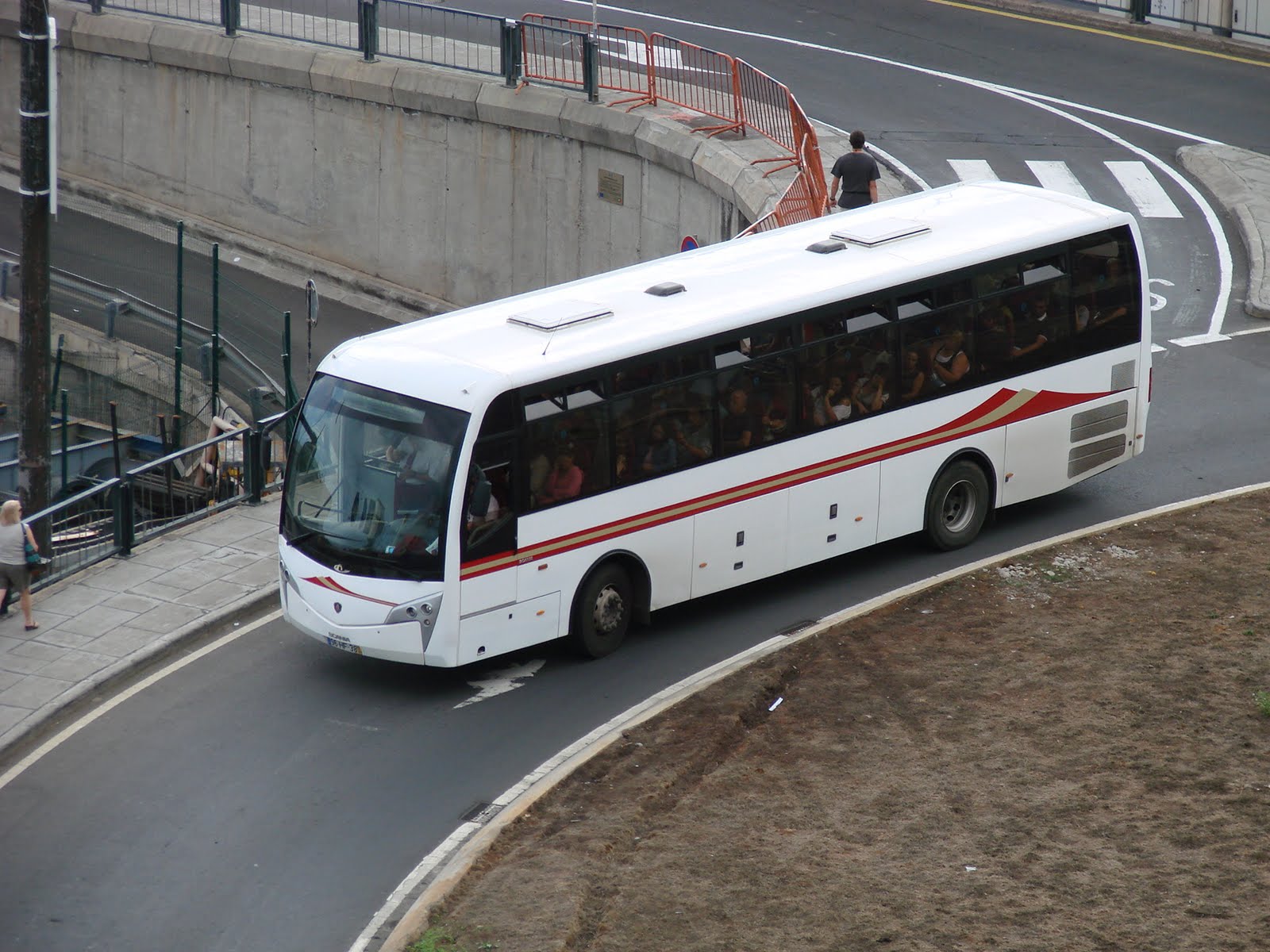 Buses from various cities in the world.: Vistas por cima...