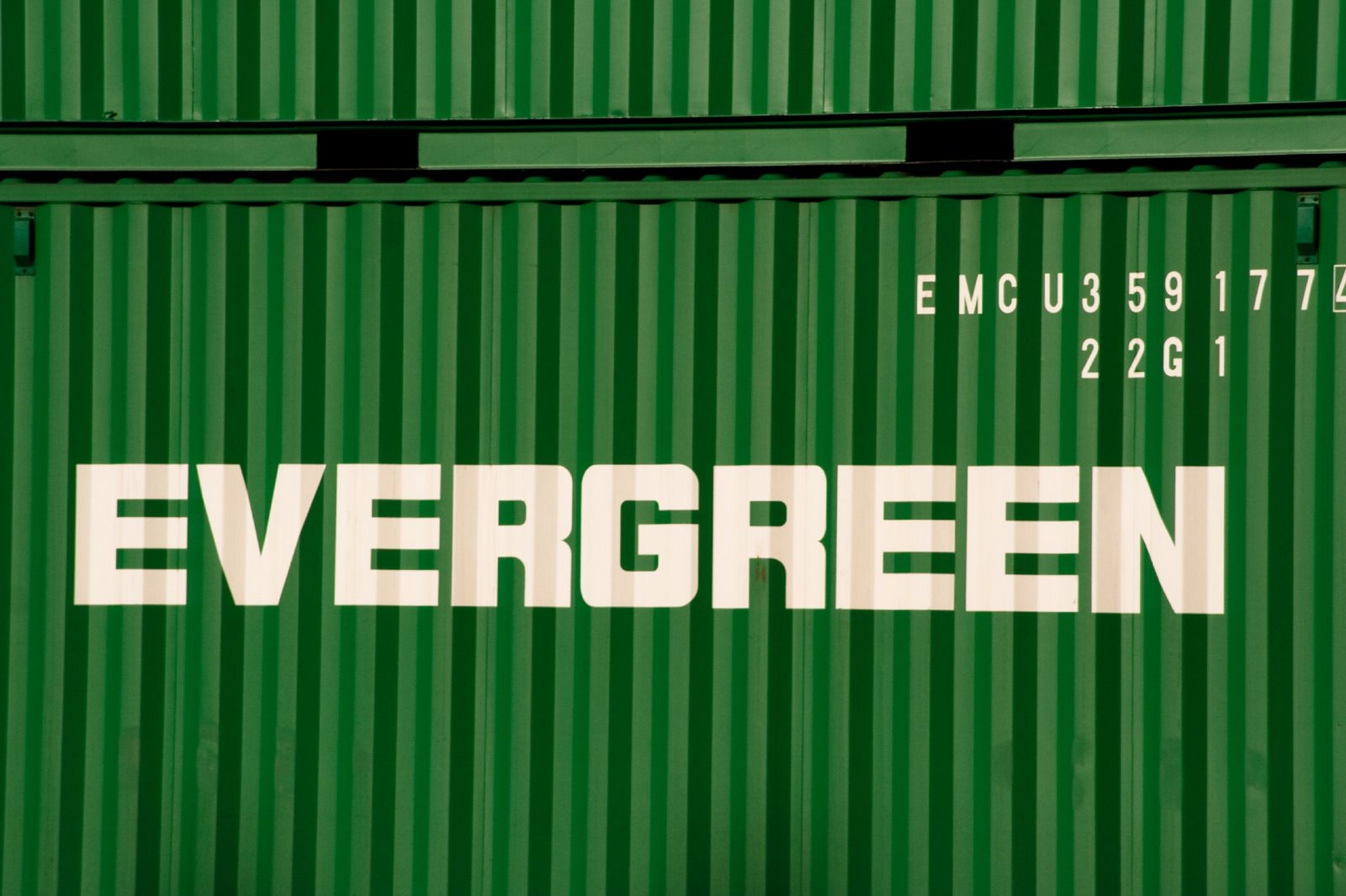 [Evergreen_shipping_container.jpg]
