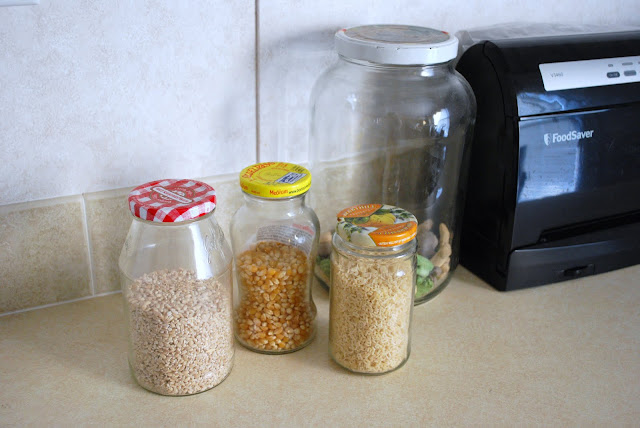 How to Vacuum Seal Dry Goods in Mason Jars for Storage 