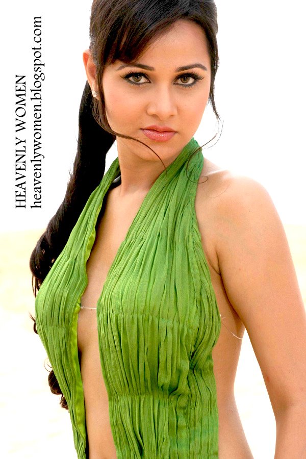 [sexy_and_hot_photo_indian_actress_prinyanka_kothari_2.jpg]