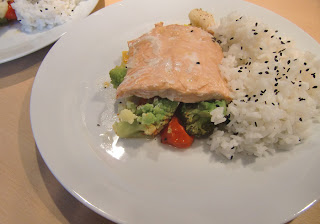 salmon with veggies lunch (onemorehandbag)