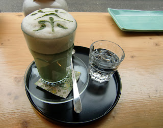 matcha latte (onemorehandbag)