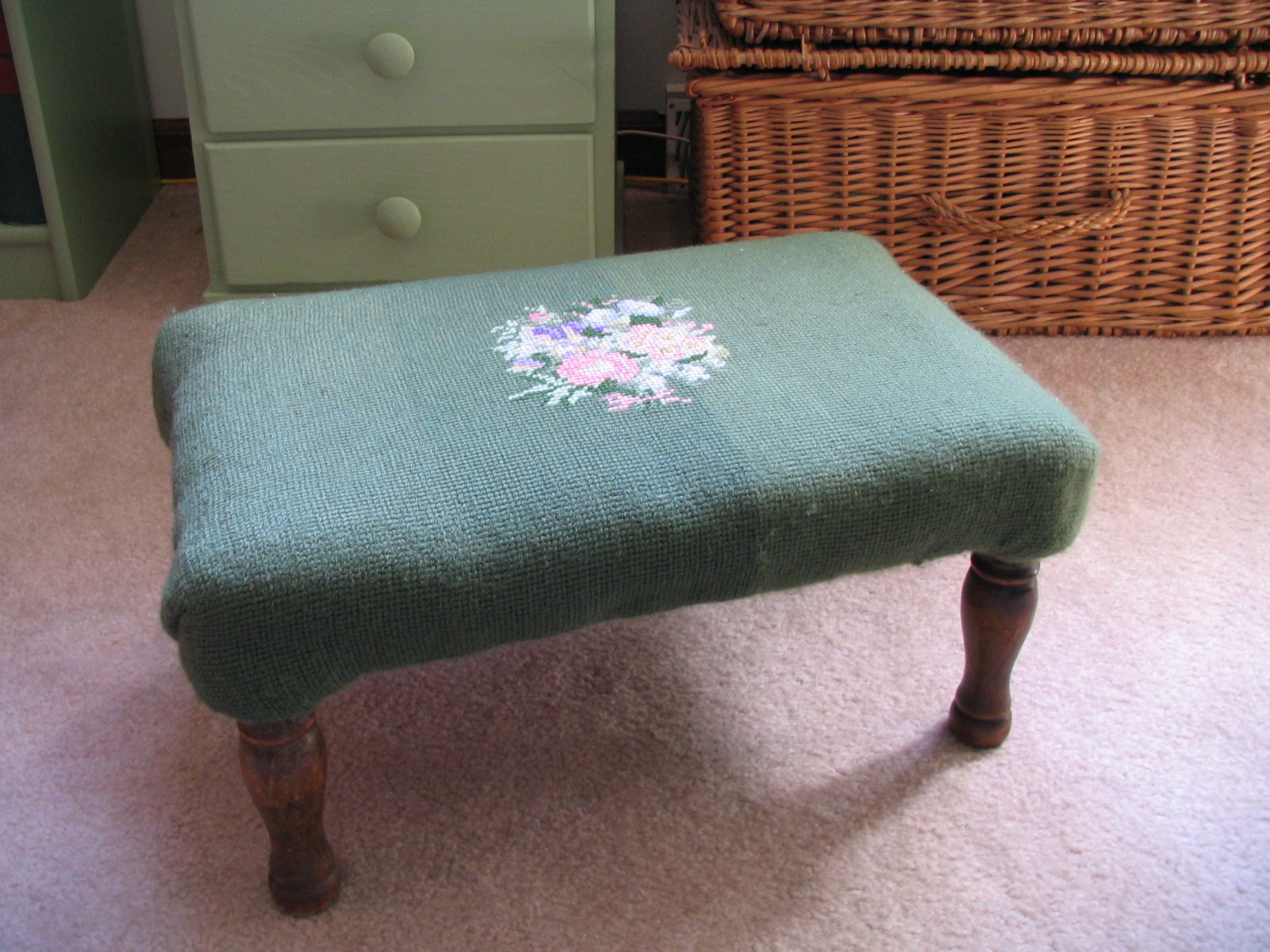 homespun living more on the crocheted footstool cover...