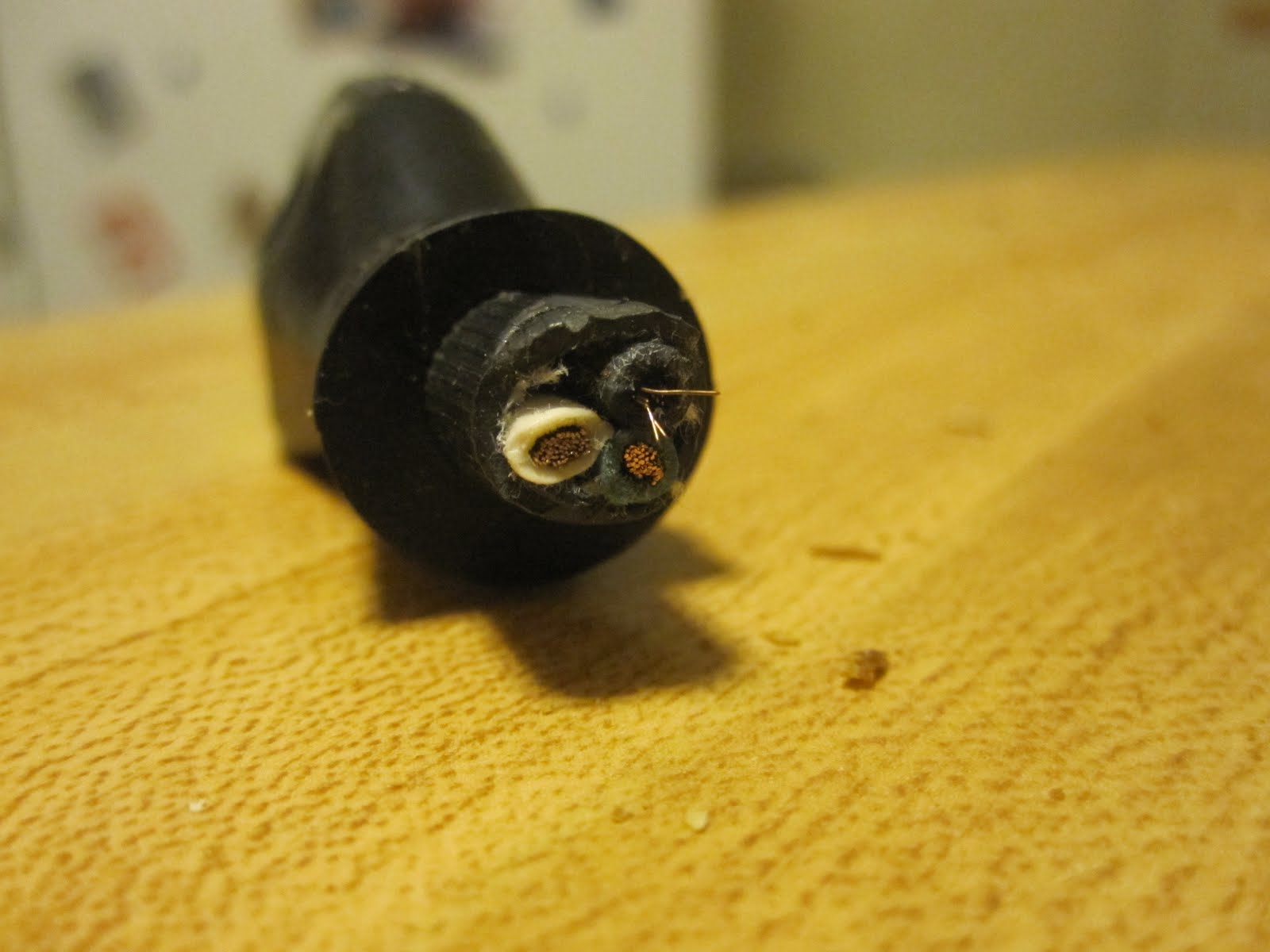 Mike is Bored Installing a new plug. Green=ground, black=brass, white