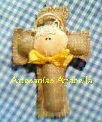 Angelito en cruz de arpillera