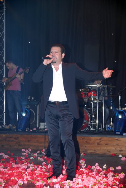 [9+Kostopoulos.JPG]
