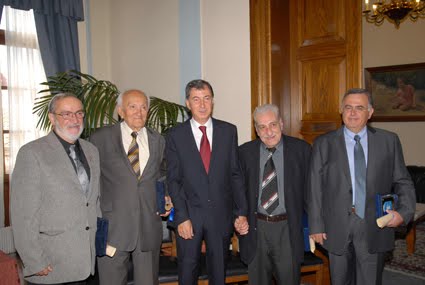 [Σελίδα+12η+Νο+3.JPG]