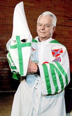 http://4.bp.blogspot.com/_XpO5QqiHYGs/TCii7v0fsfI/AAAAAAAABR8/B3aYLbLzPR0/s400/robert-byrd.jpg