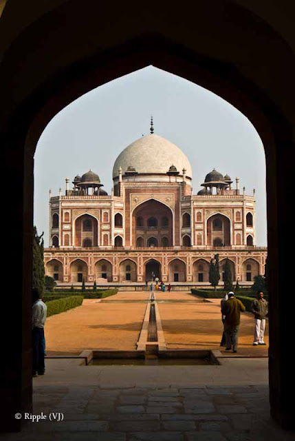 Posted by Ripple (VJ) : Humayun's Tomb, Delhi : View of Humayun's Tomb through Entrance...
