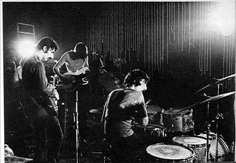 [Pink+Floyd+-+Frank+Zappa+At+Amougies+-+1969.jpg]