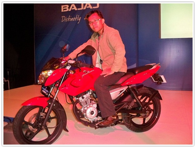 bajaj pulsar 135 ls rear mudguard