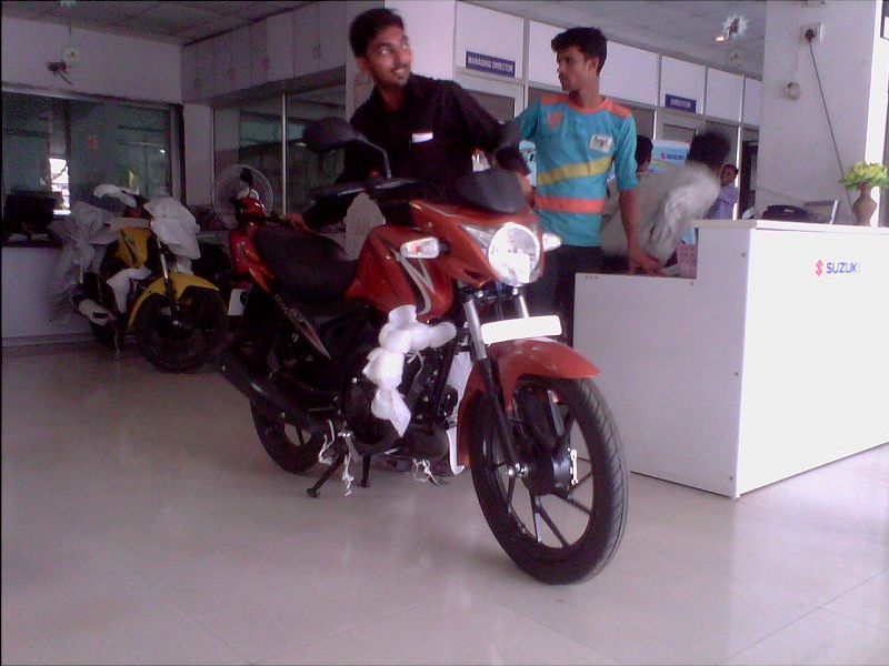 Suzuki Slingshot 125 cc First Pics Bike Chronicles of India