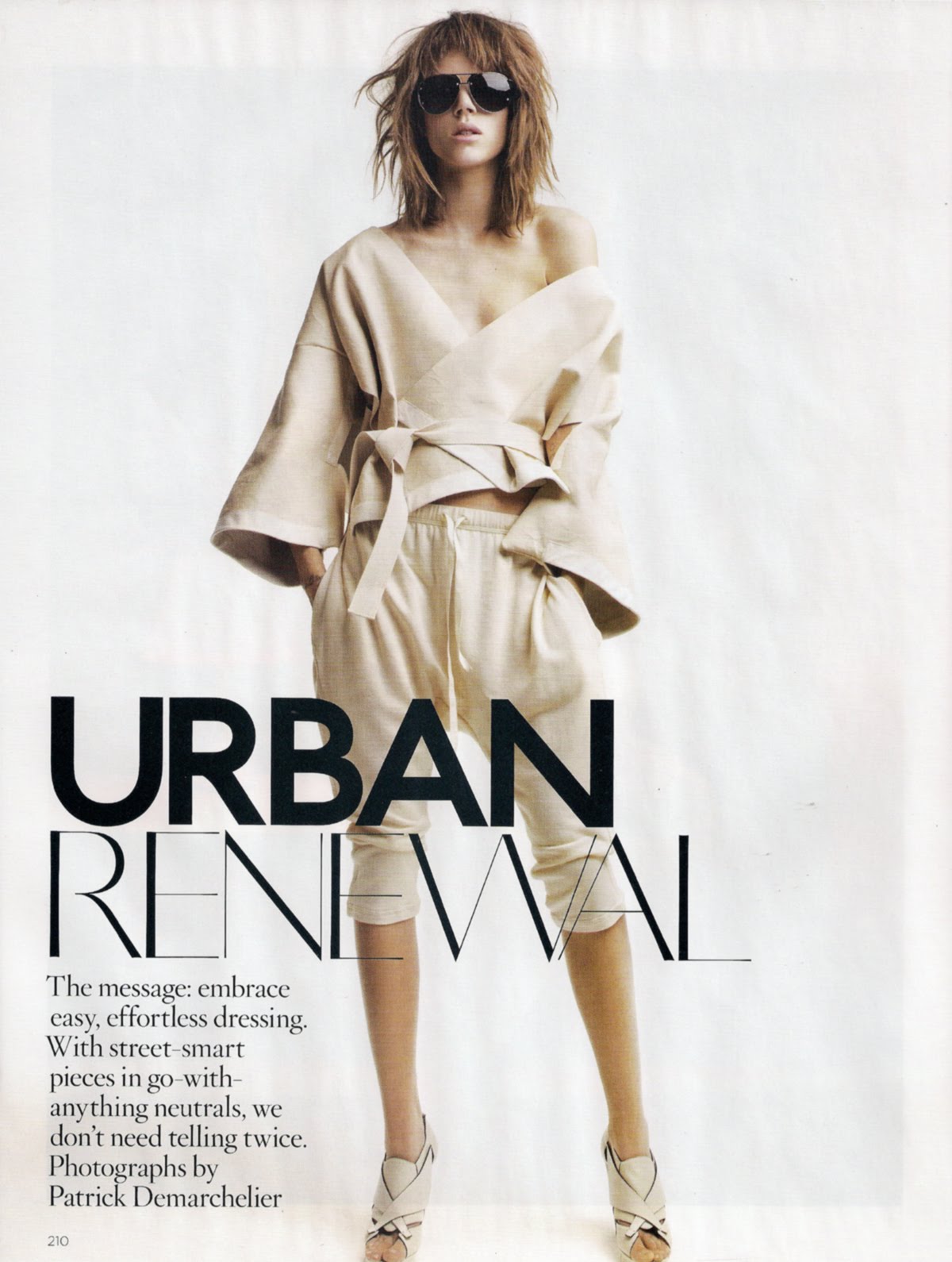 [Editorial+-+Urban+Renewal+Vogue+UK+April10+Patrick+Demarchelier+HQ+via+fearless123+@+tFS+1.jpg]