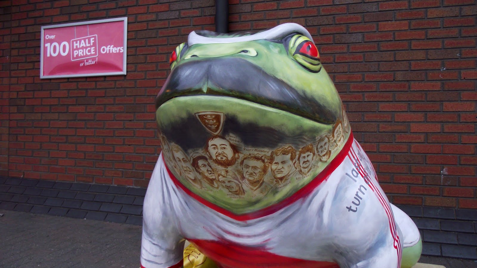 Larkin Toad 28 105 Toad, Morrison’s, Holderness Road