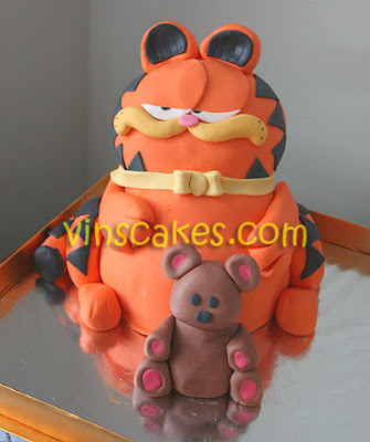 Vin's Cakes - Birthday Cake & Cupcake - Wedding Cupcake - Bandung Jakarta Online Cakes Shop: 3D Garfield Cake