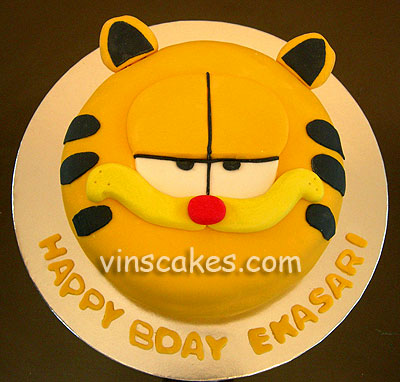 Vin's Cakes - Birthday Cake & Cupcake - Wedding Cupcake - Bandung Jakarta Online Cakes Shop: 3D Face Garfield Cake