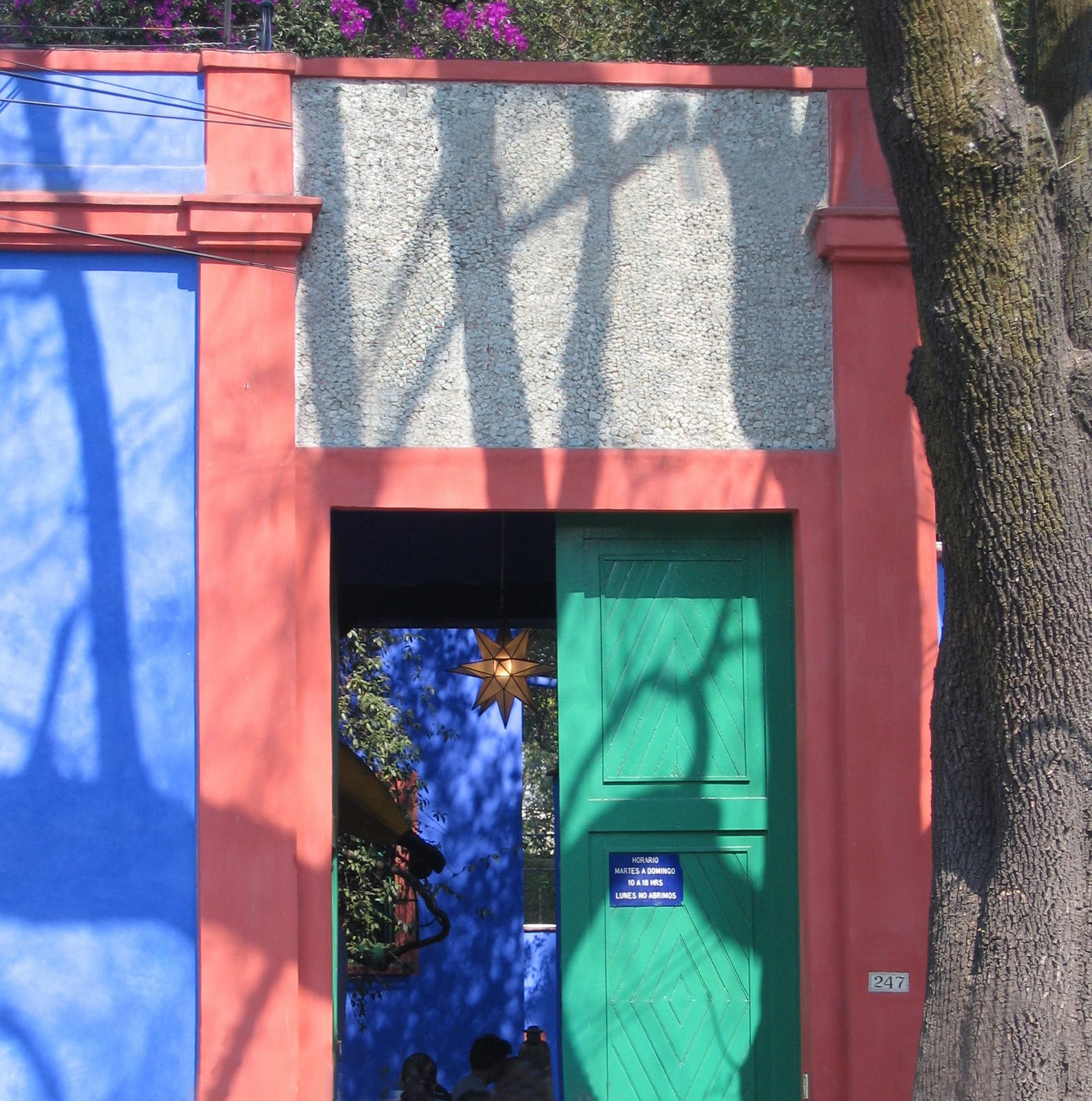 [The+Blue+House.jpg]