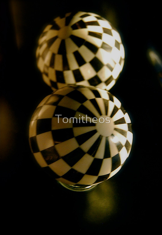 Tomitheos Tomitheos Place: Color Psychology or Eye Spectrum Discrimination?