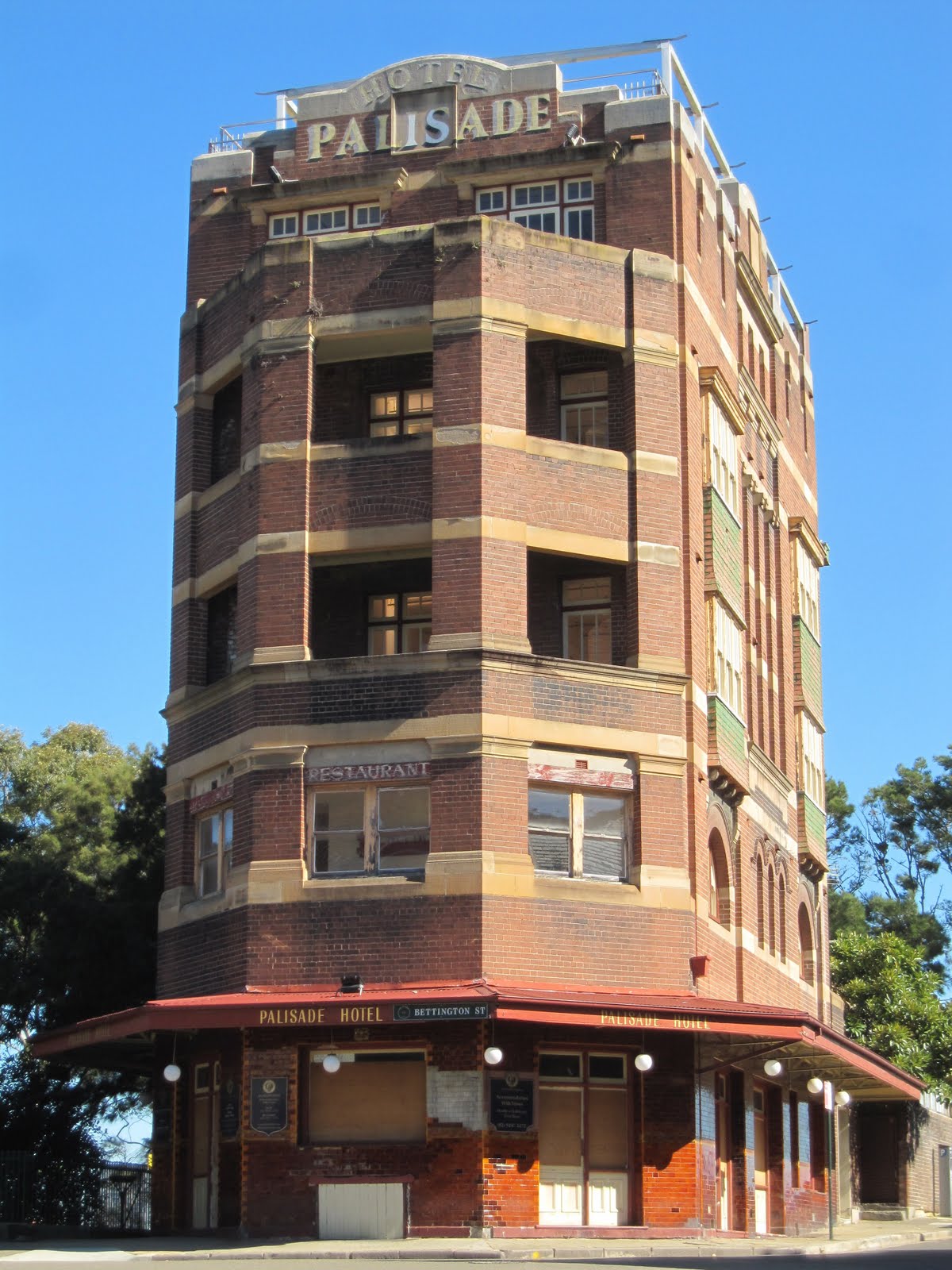 Sydney City and Suburbs Millers Point, Palisade Hotel