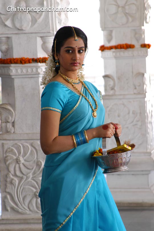 Telugu Heroin Laya Sex Videos Com - Film Actress Photos: Telugu Actress Laya Hot In Saree