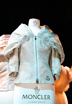 MONCLER: Spring 2009 and Fall 0910 MONCLER: Spring 2009 and Fall 0910