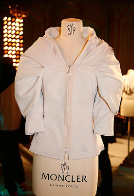 MONCLER: Spring 2009 and Fall 0910 MONCLER: Spring 2009 and Fall 0910