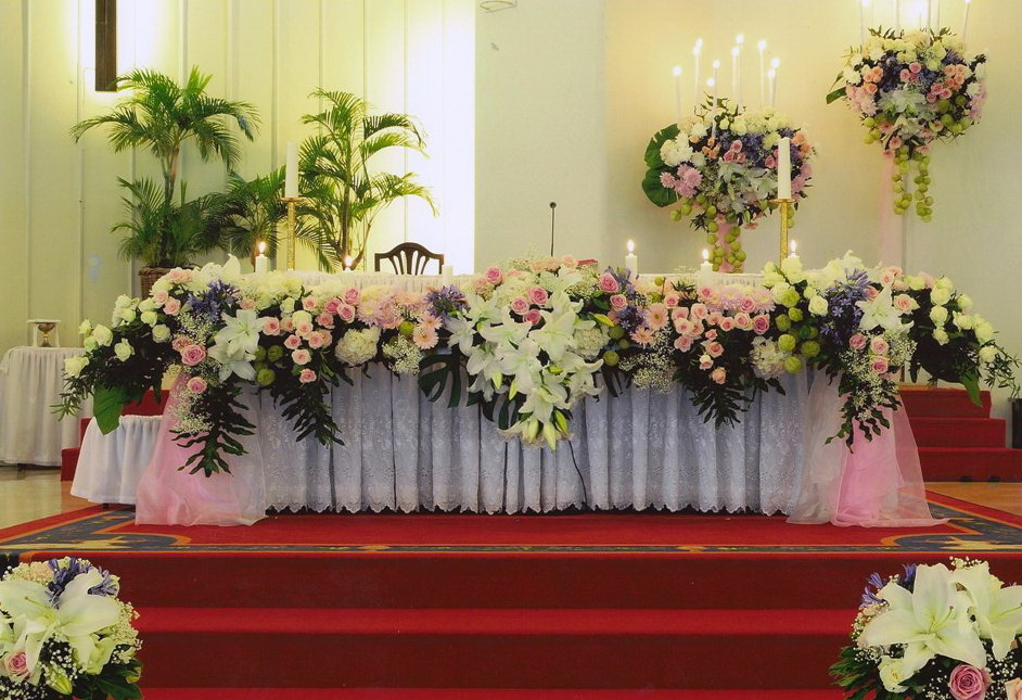 Seni Merangkai Bunga  Altar Gereja  Lusius Sinurat